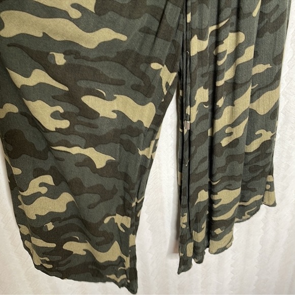 ❤️ ELAN Camo Capri Jumpsuit with pockets Size XS - Picture 5 of 7